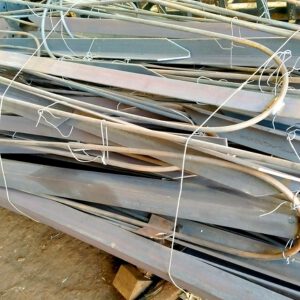 Cọc tiếp địa V63x63x5mm được cắt, hàn râu tiếp địa trước khi mạ kẽm nhúng nóng.
